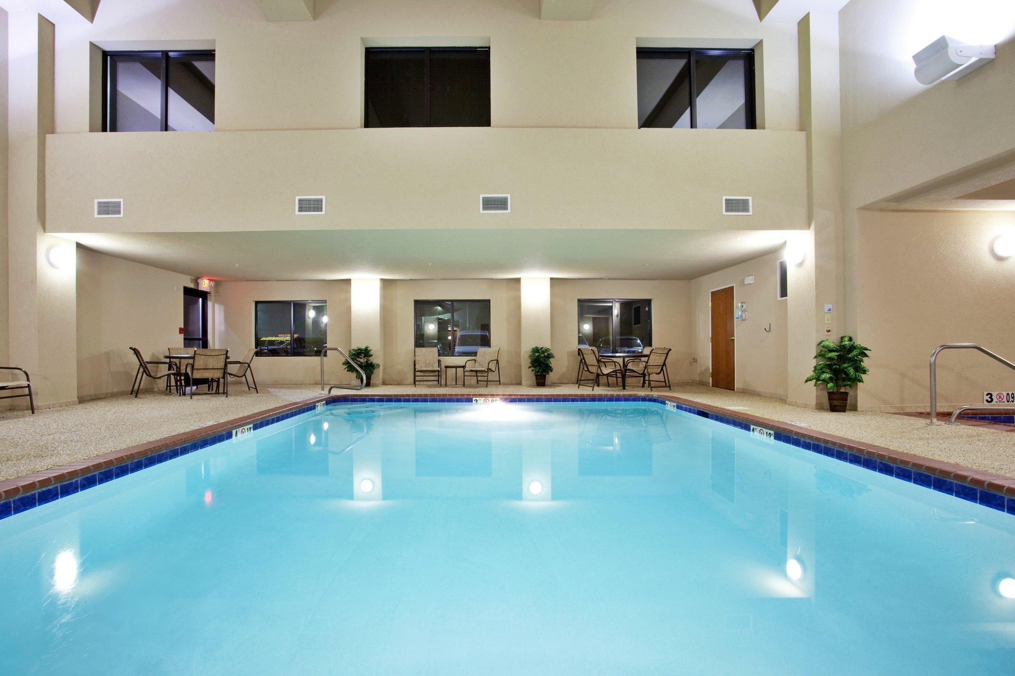 Holiday Inn Express Hotel & Suites Lewisburg By Ihg Exterior foto